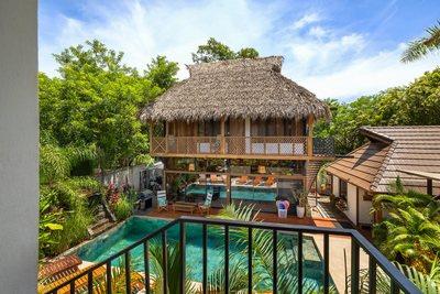 The grounds at Johnny's Beach Bungalow, Playa Avellanas