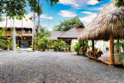 The grounds at Johnny's Beach Bungalow, Playa Avellanas
