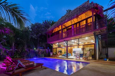 Turquoise pool and deck at Johnny's Beach Bungalow, Playa Avellanas