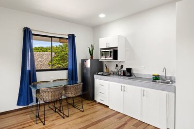 Seaside Sway House studio at Johnny's Beach Bungalow, Playa Avellanas